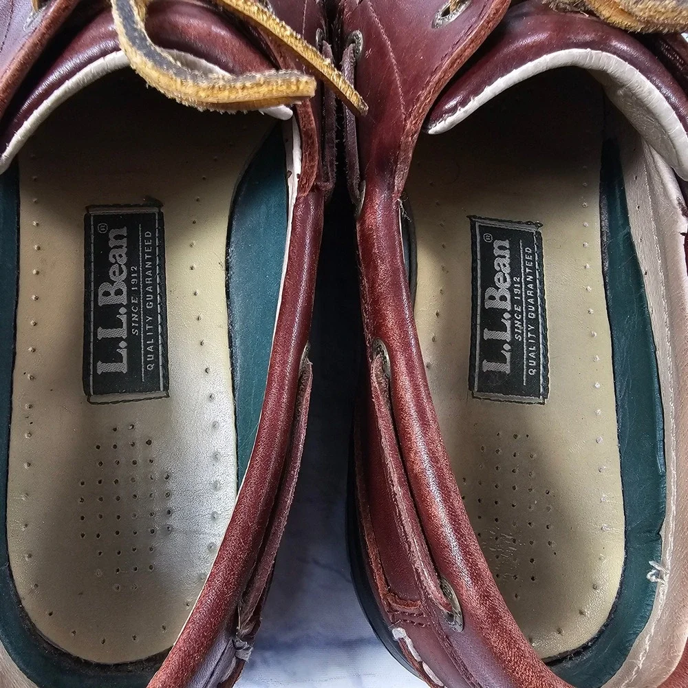 LL Bean Camp Moc Boat Shoes Mens 9.5 W Brown Leather Lug Sole Nautical Handsewn